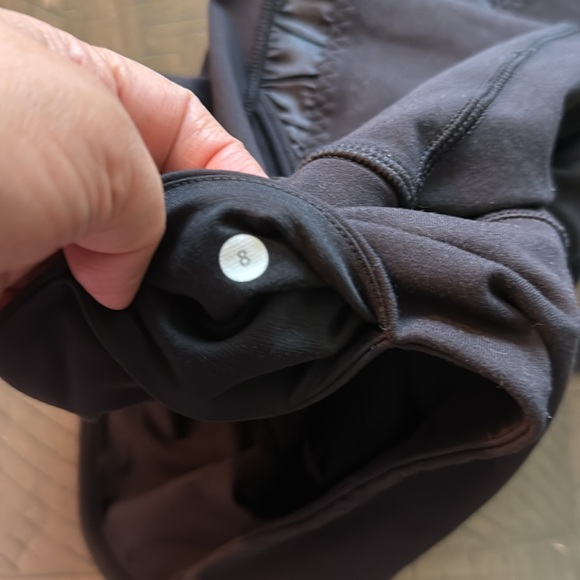 Lululemon leggings ((8) - Picture 7 of 7
